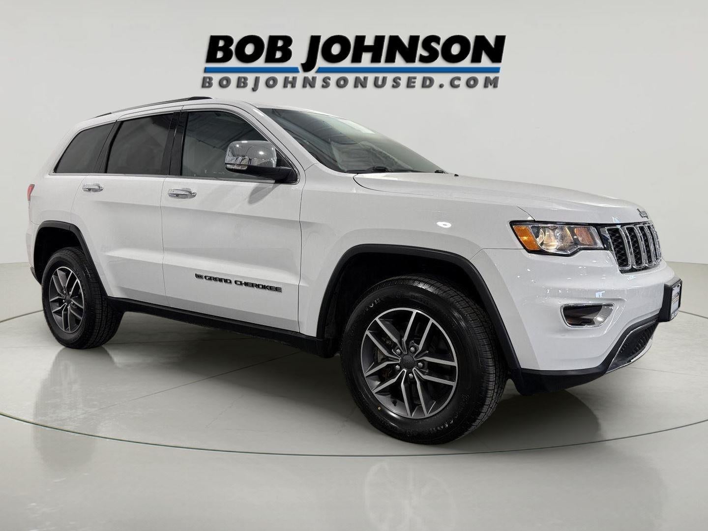 2022 Jeep Grand Cherokee WK Limited 4x4 in Bright White Clearcoat — front three-quarter view