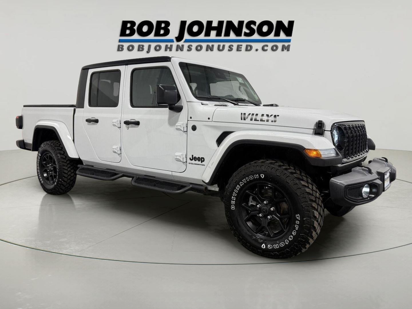 2025 Jeep Gladiator Willys in Bright White Clearcoat — front three-quarter view