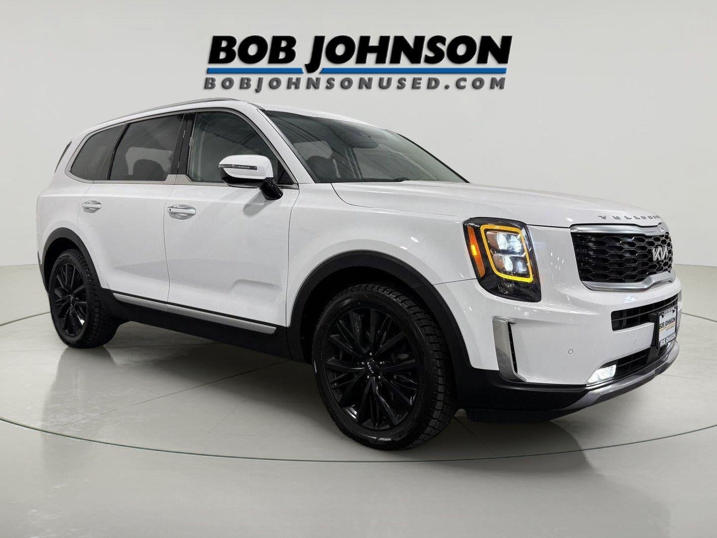 2022 Kia Telluride SX in Glacial White Pearl — front three-quarter view