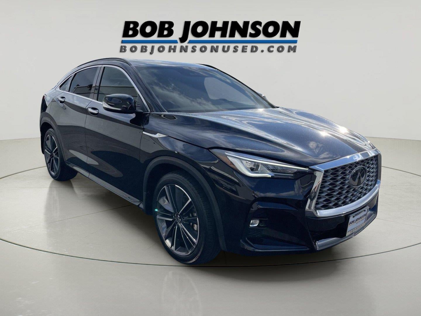 2023 INFINITI QX55 LUXE in Black Obsidian — front three-quarter view